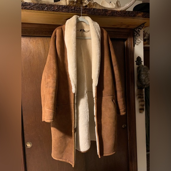 Handmade Leather Sheerling coat tailored by ‘The Designers’ in Boston, MA . - Picture 2 of 4